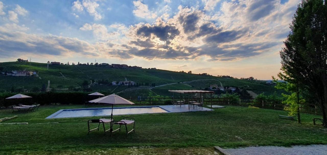 B&B Cascina Gaione Via Gallina,18B 12052 Neive Cn Eksteriør bilde
